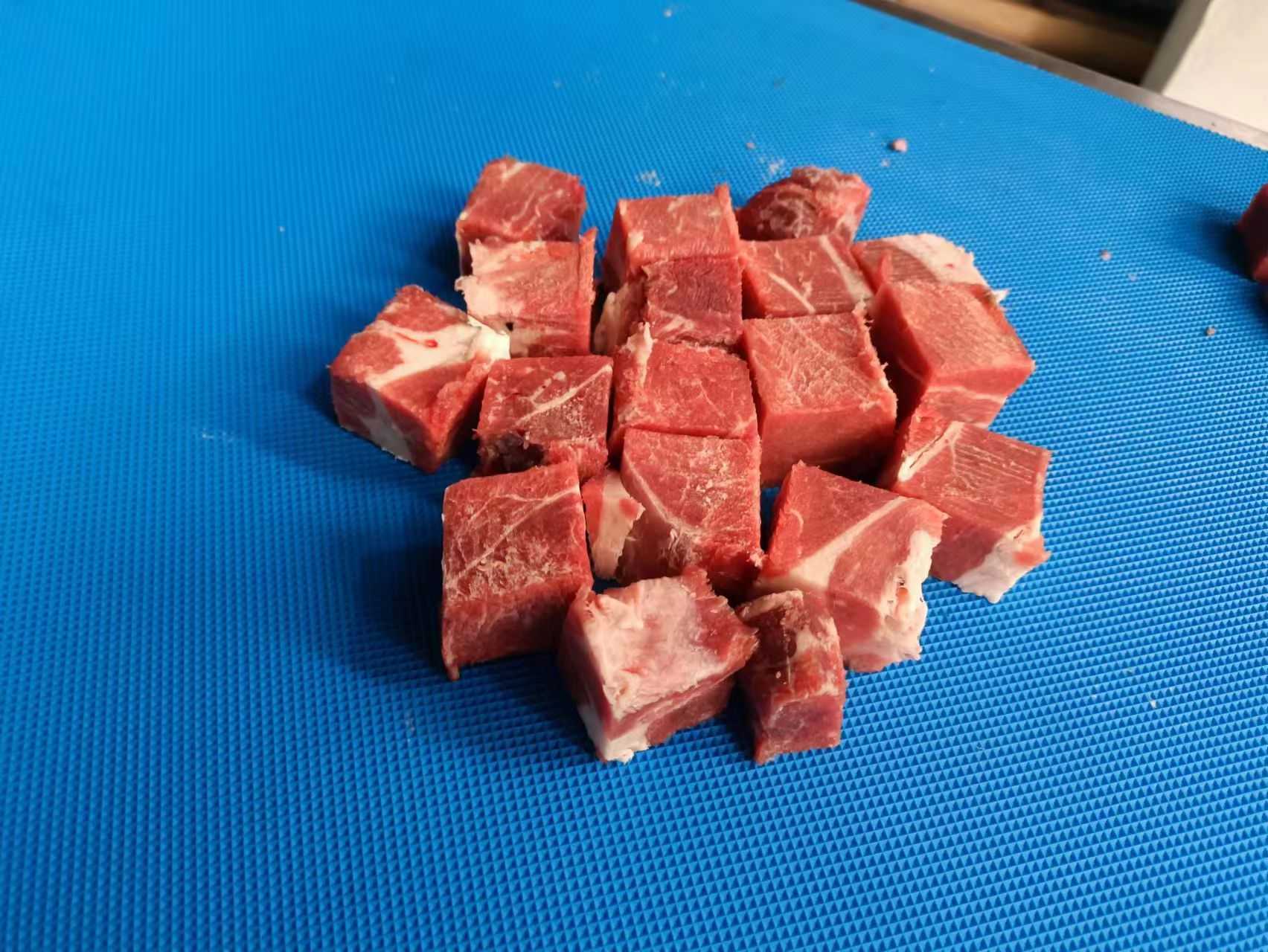 豬肉開(kāi)條切塊機